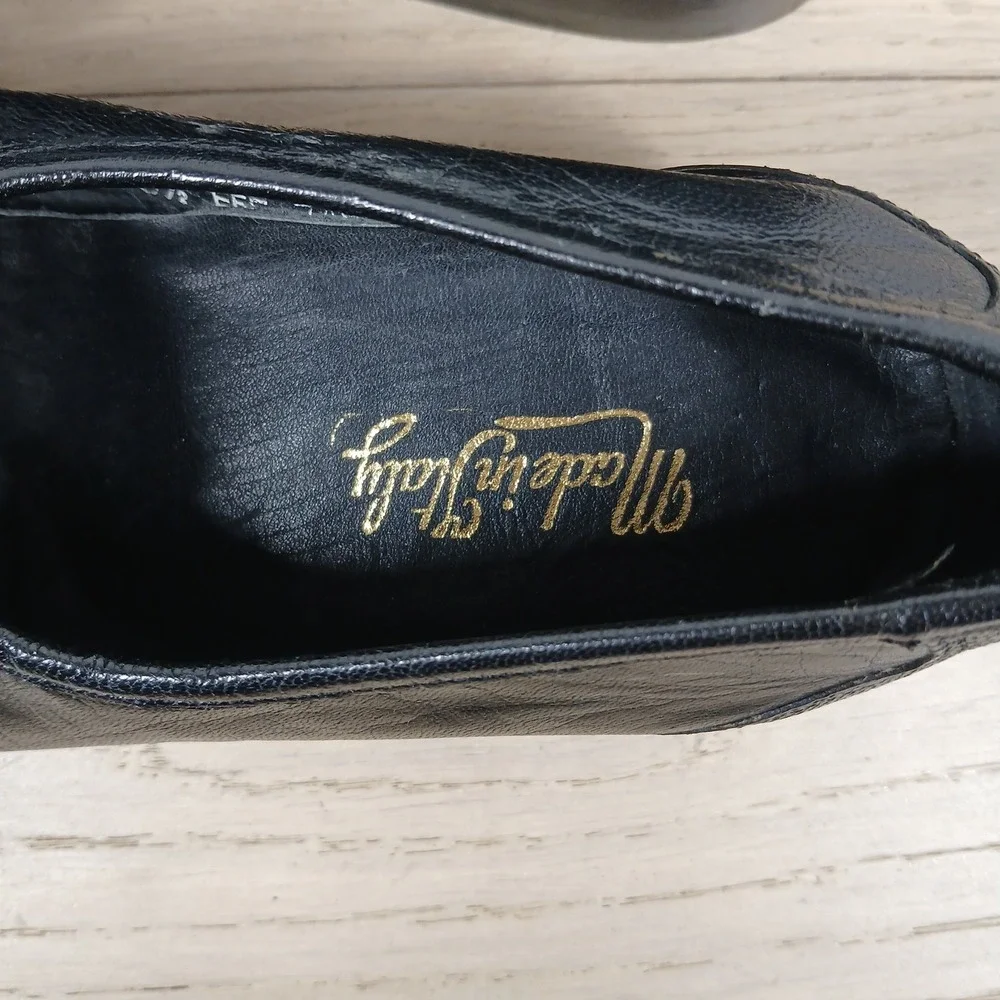 Italian Shoemakers Loafers Men 9.5 Black Leather Tassel Classic Preppy Dress
